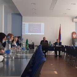 Малолетни учиниоци кривичних дела и ванинституционалне санкције и мере реакције - норма и пракса