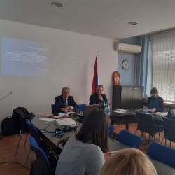 Малолетни учиниоци кривичних дела и ванинституционалне санкције и мере реакције - норма и пракса